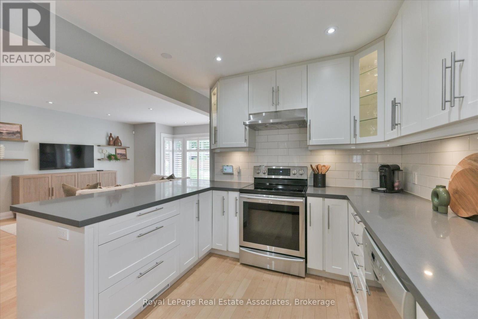 41 ASHBOURNE DRIVE - 15