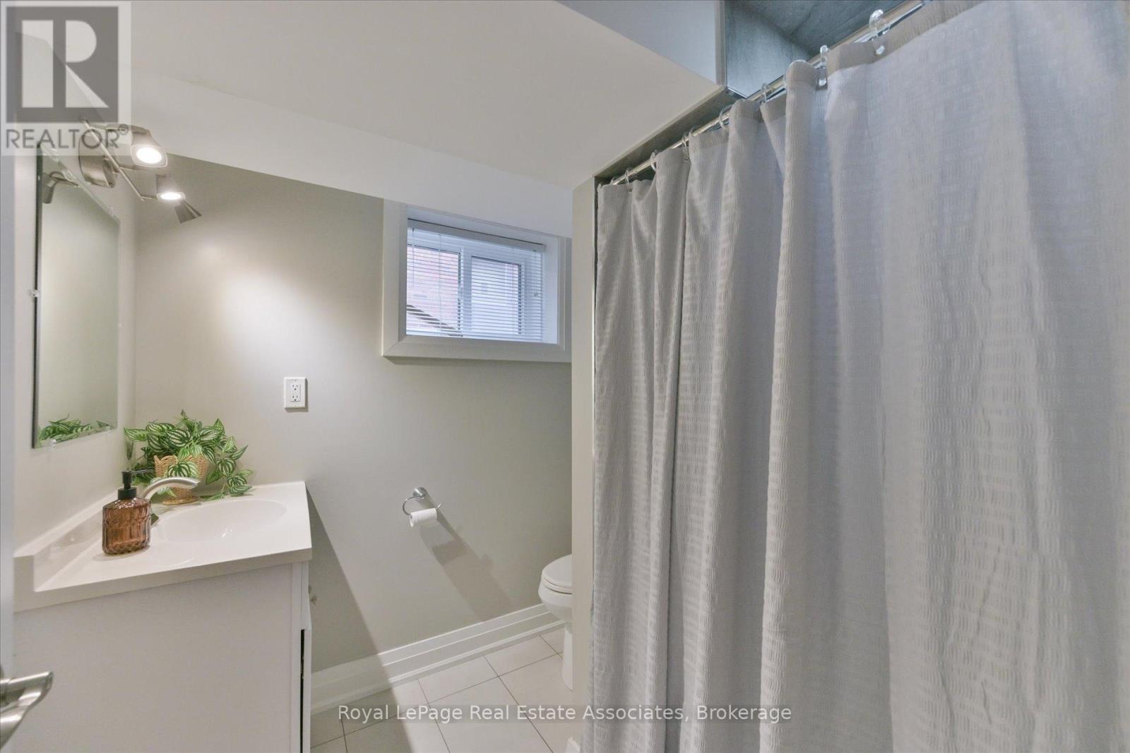 41 ASHBOURNE DRIVE - 34
