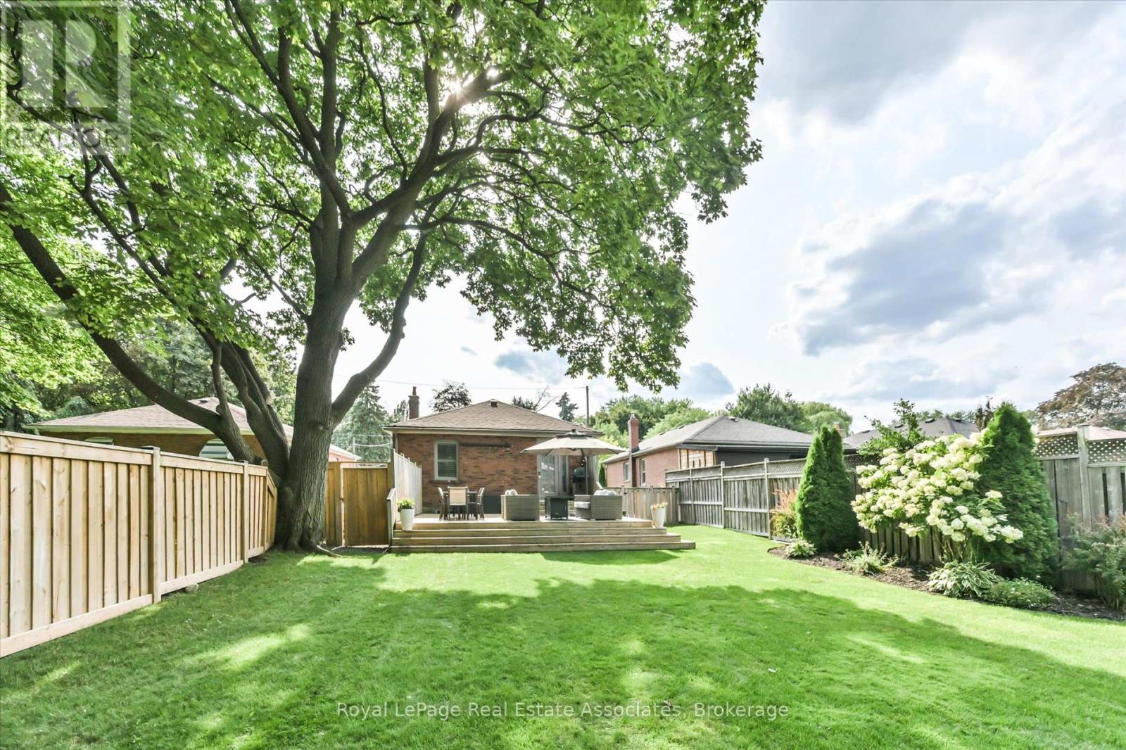 41 ASHBOURNE DRIVE - 45