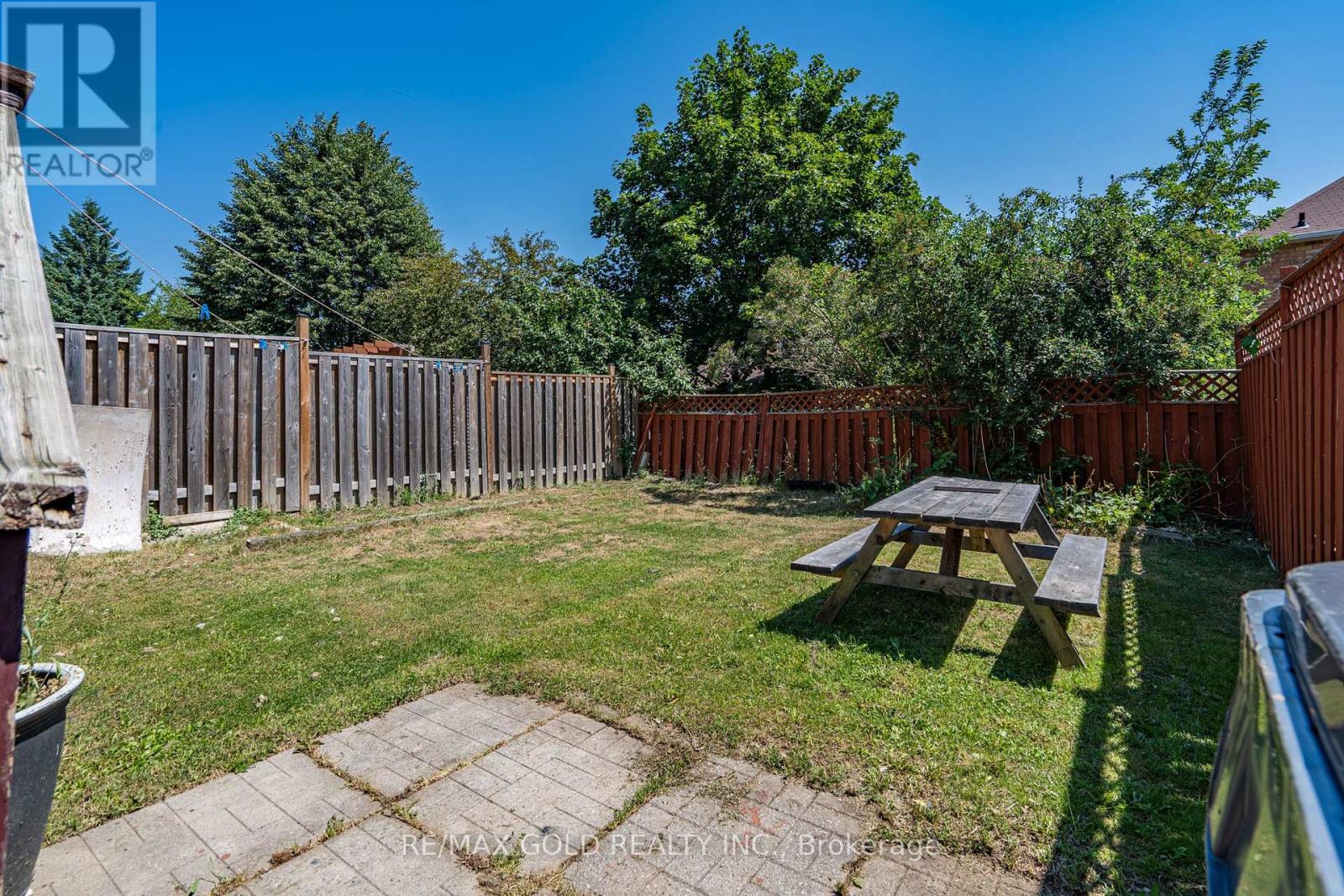 121 BIGHORN CRESCENT - 34