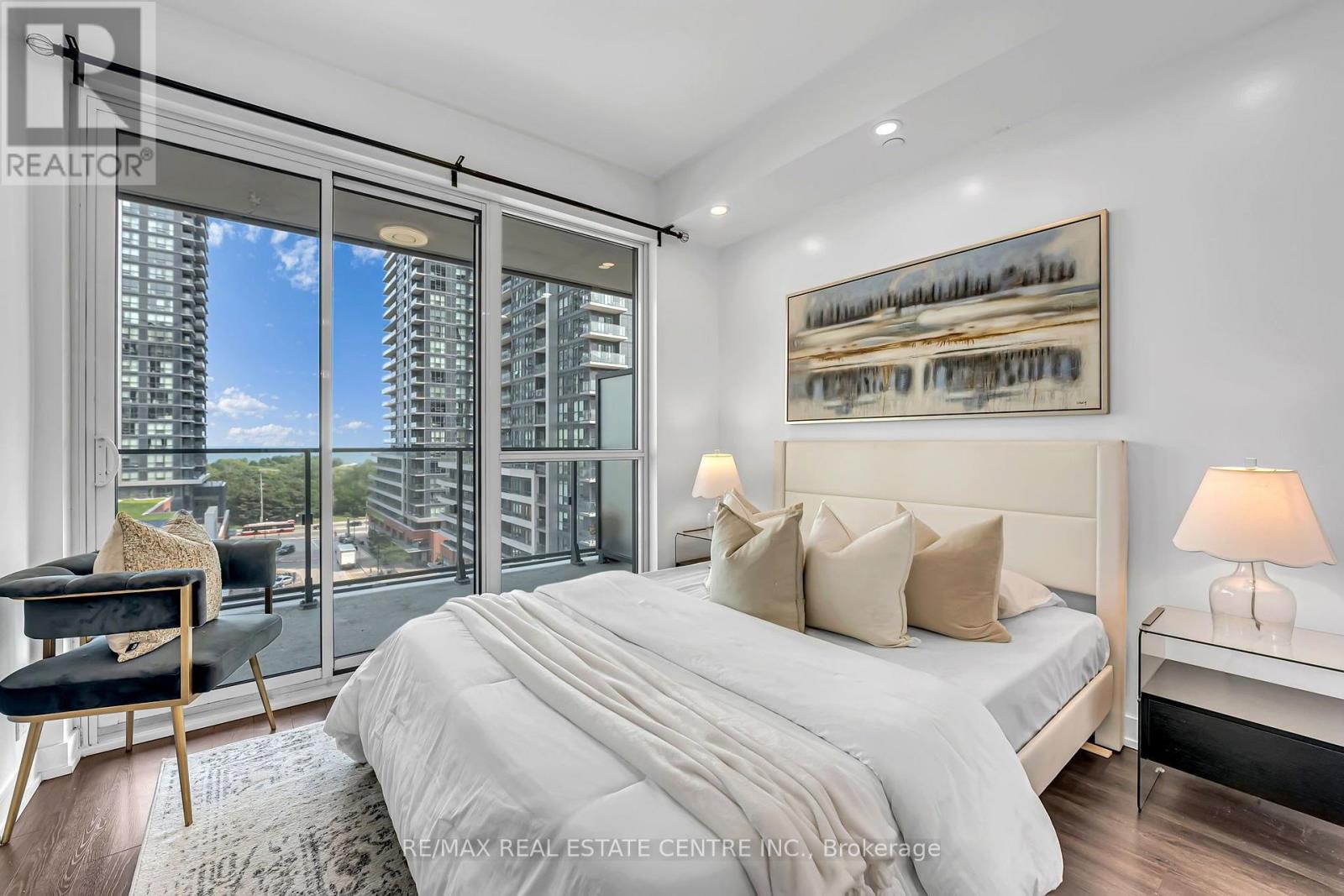#809 10 PARK LAWN ROAD - 19