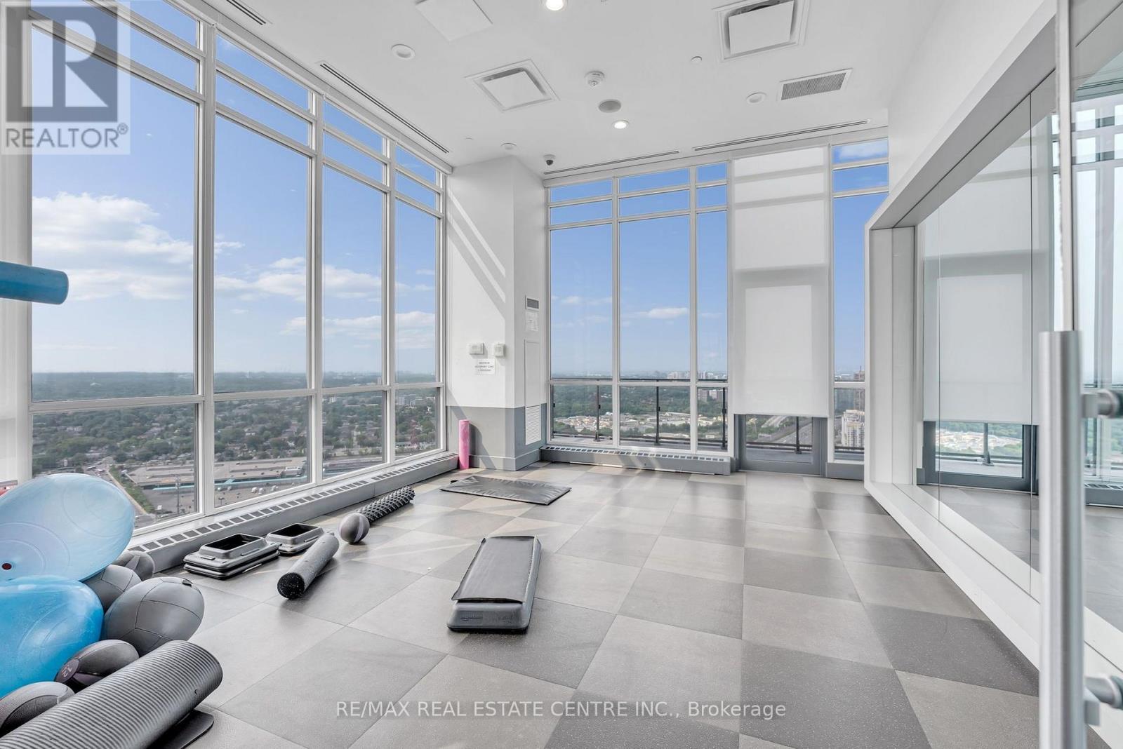 #809 10 PARK LAWN ROAD - 37