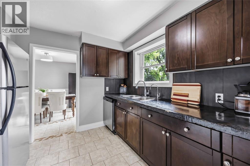 751 ROSS AVENUE - Image 23