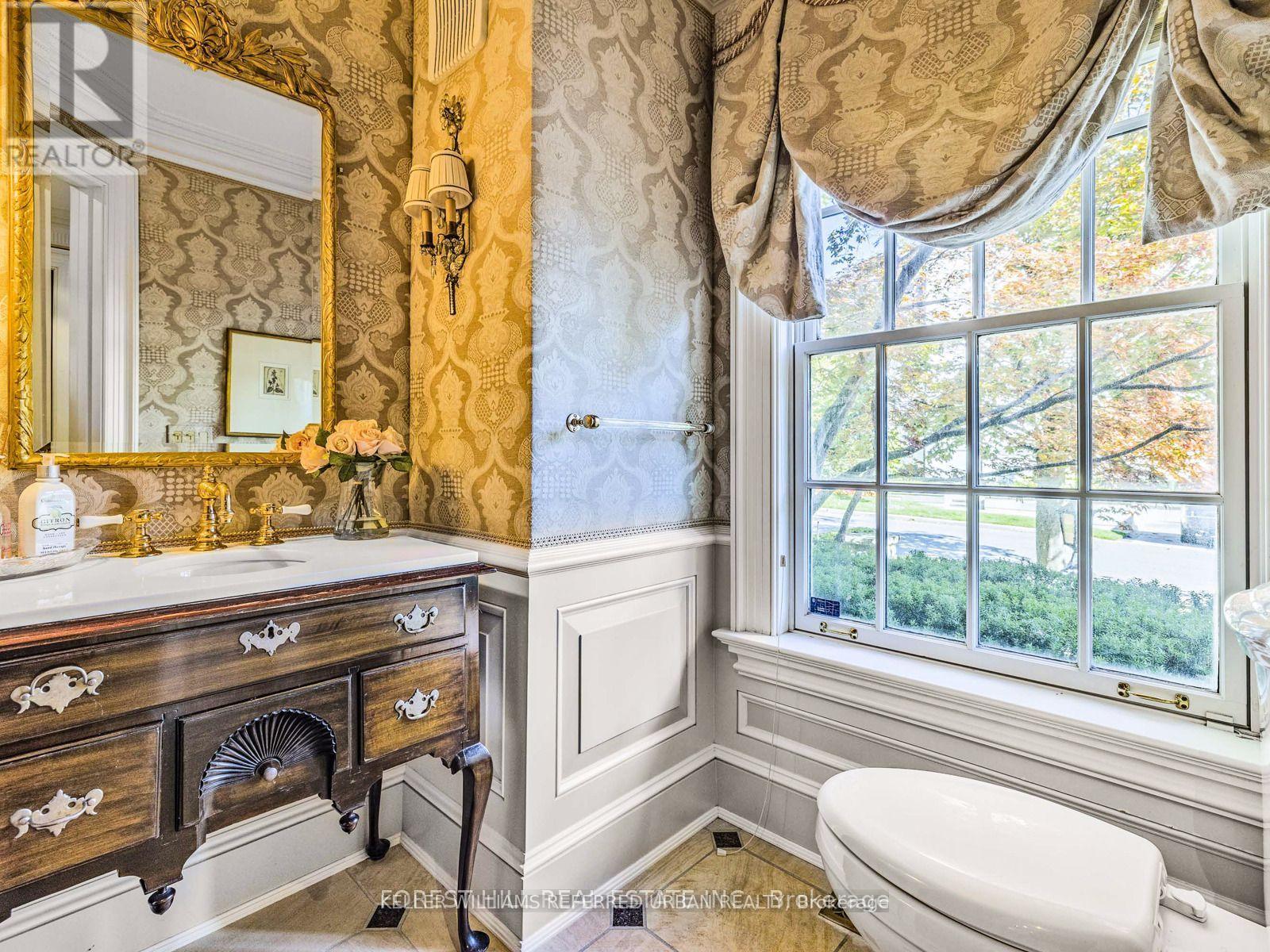 11 DEWBOURNE AVENUE - Image 37