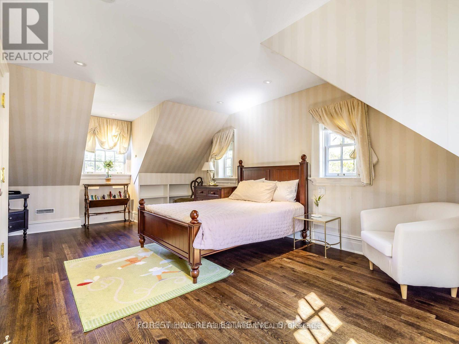 11 DEWBOURNE AVENUE - 35
