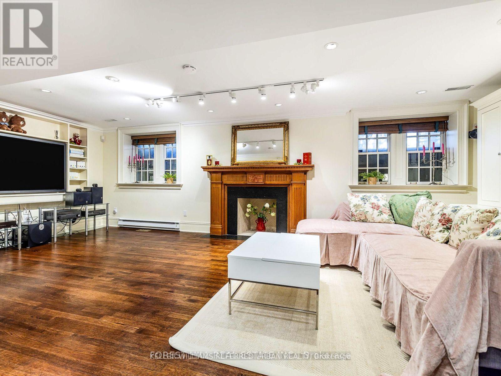 11 DEWBOURNE AVENUE - Image 40