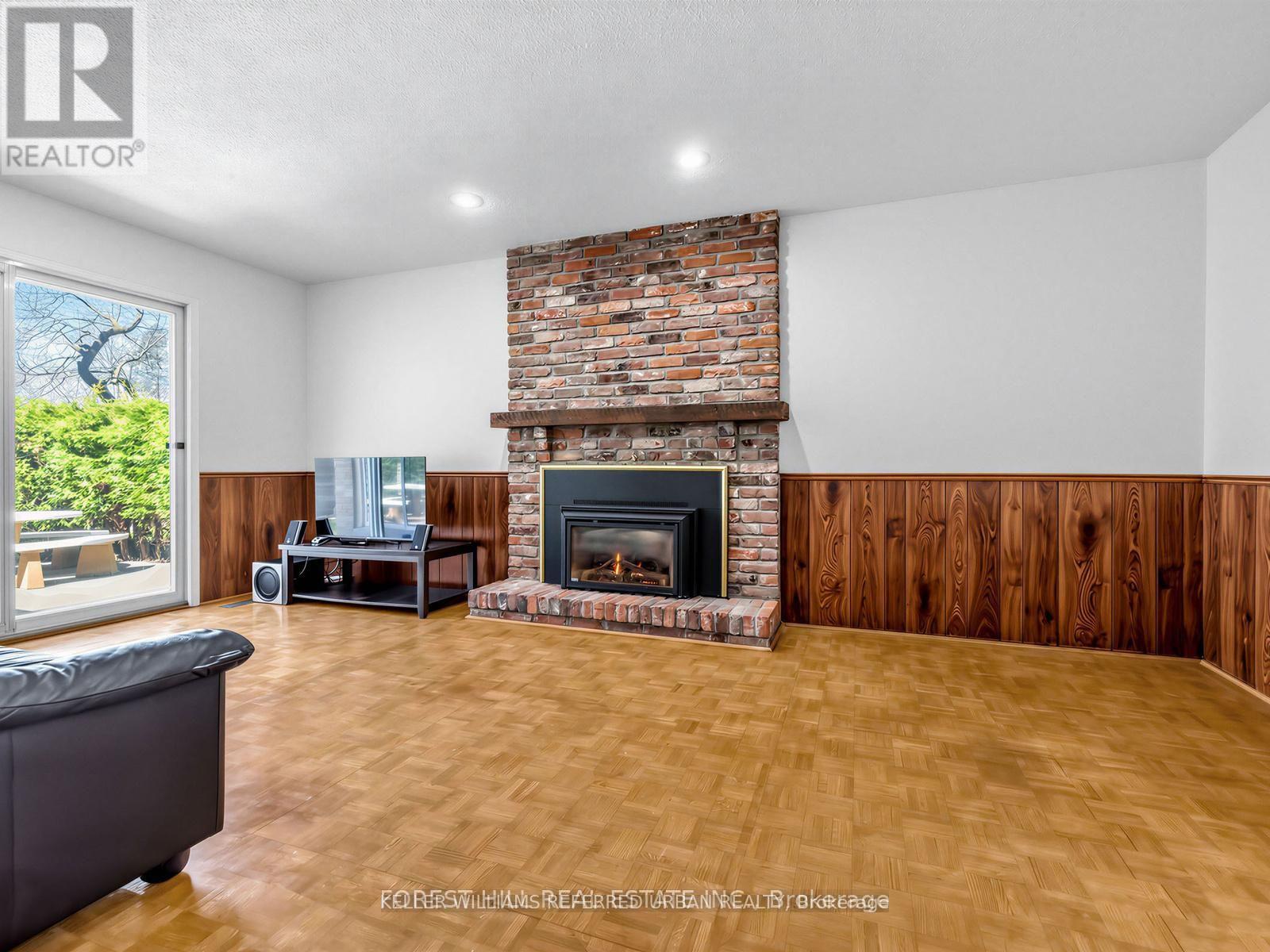 32 SADDLETREE DRIVE - Image 11