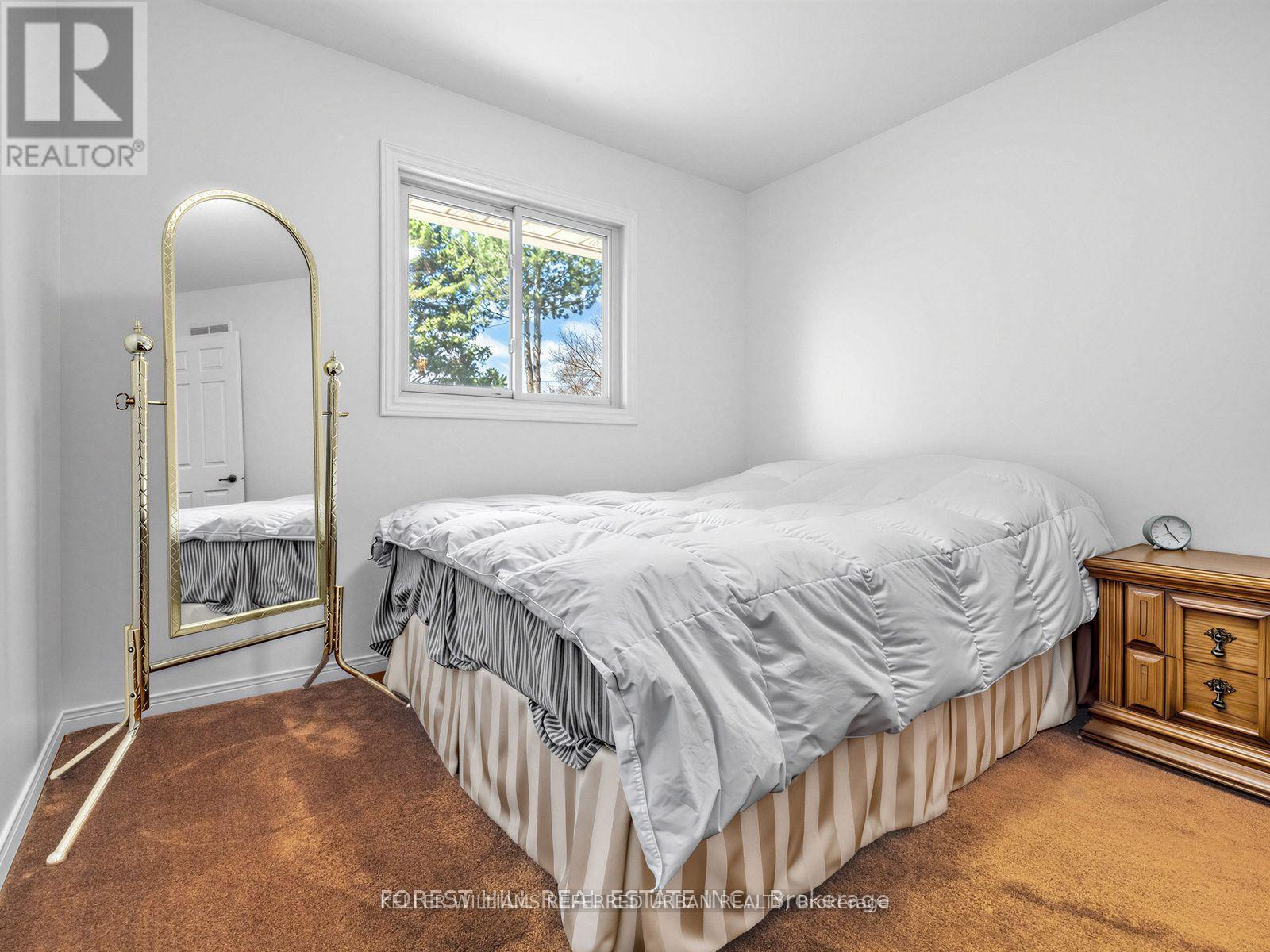 32 SADDLETREE DRIVE - 16