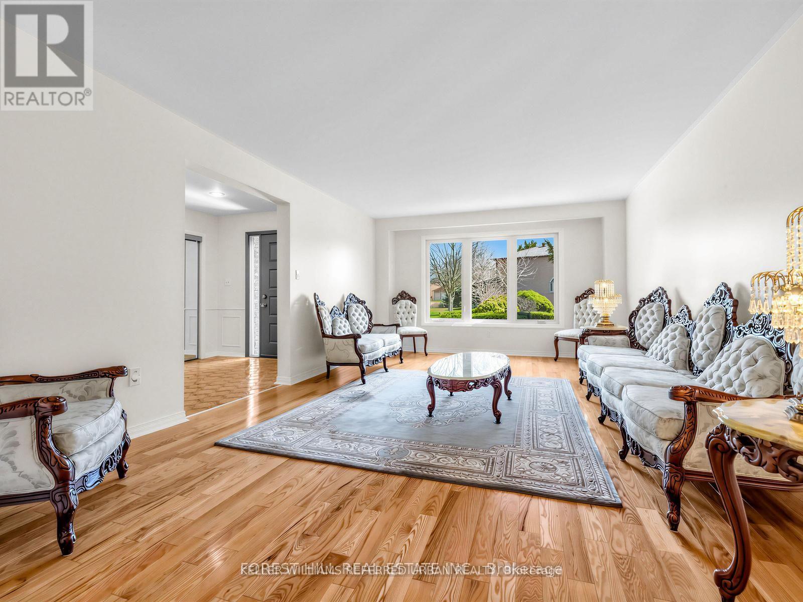 32 SADDLETREE DRIVE - Image 4
