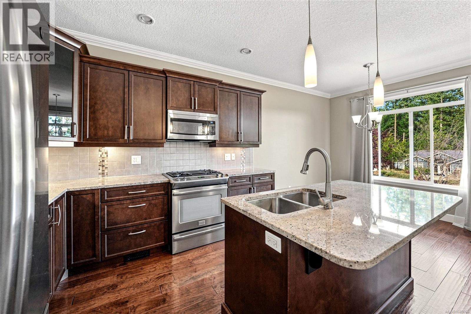 341 Sunny Dr - 10