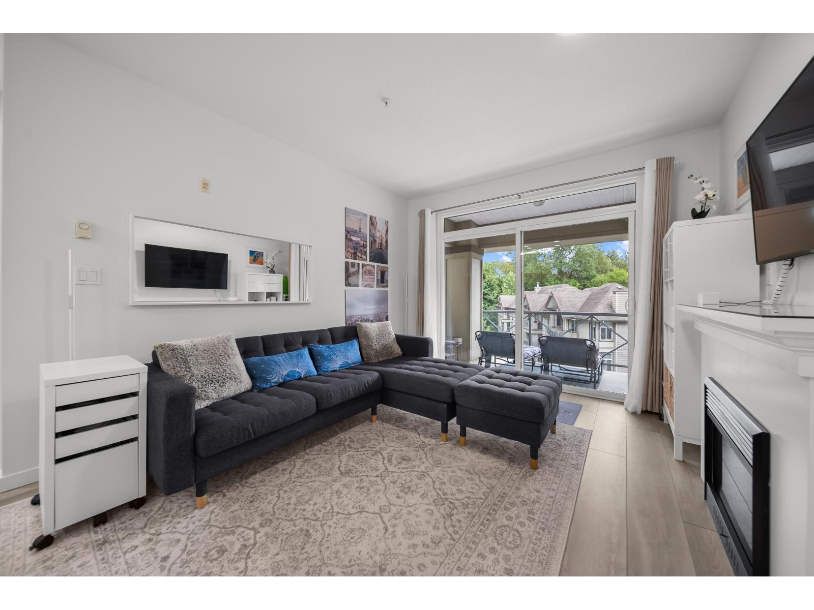 418 33318 E BOURQUIN CRESCENT