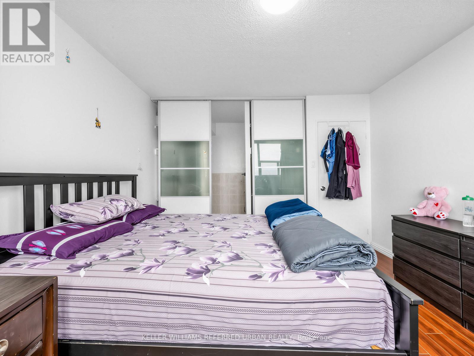 #1104 4101 SHEPPARD AVENUE E - 22