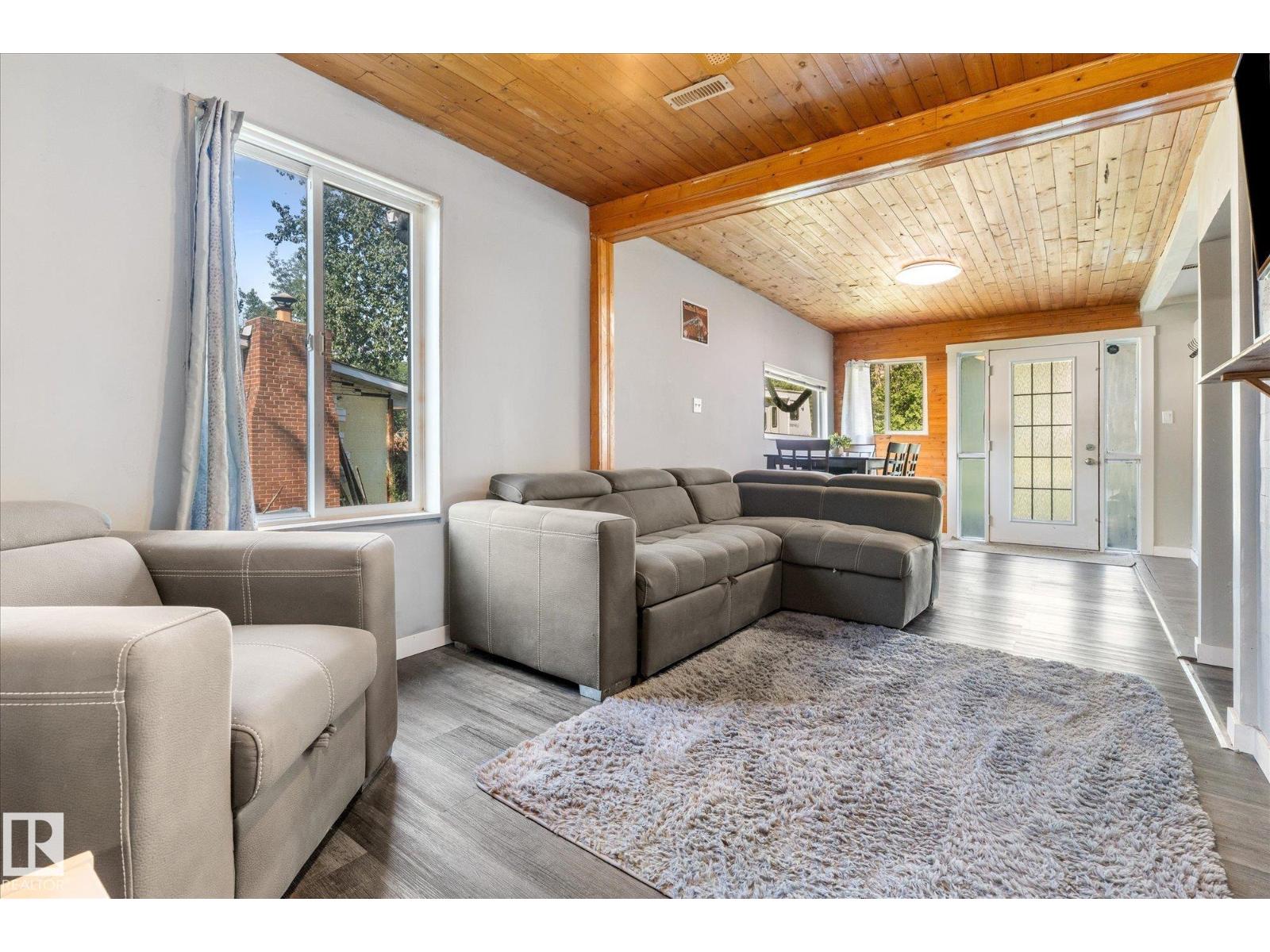 4812 59 ST - 13