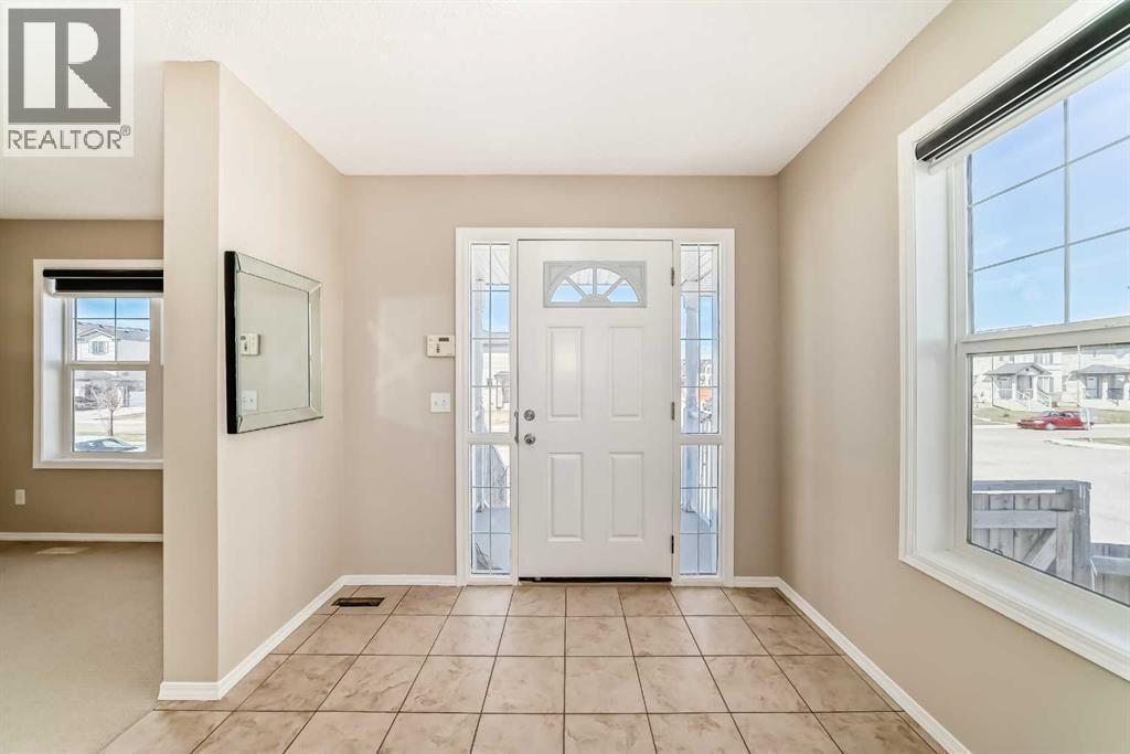 52 TARALAKE Street NE, Taradale, Calgary photo 4