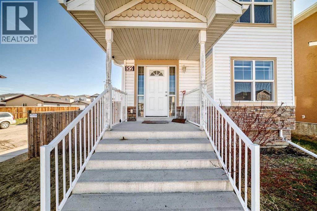 52 TARALAKE Street NE, Taradale, Calgary photo 1