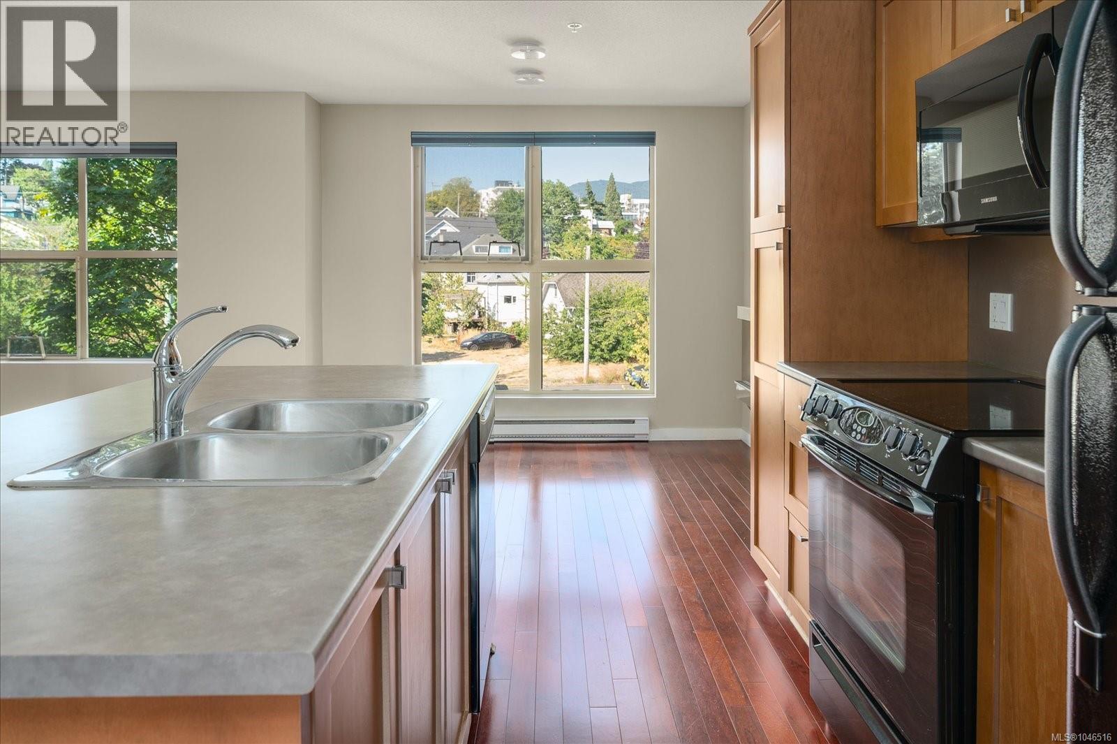 #316 555 Franklyn St - 10