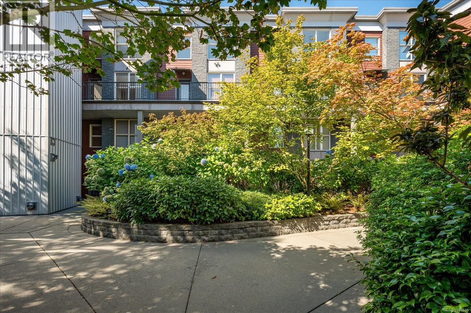 #316 555 Franklyn St - 32