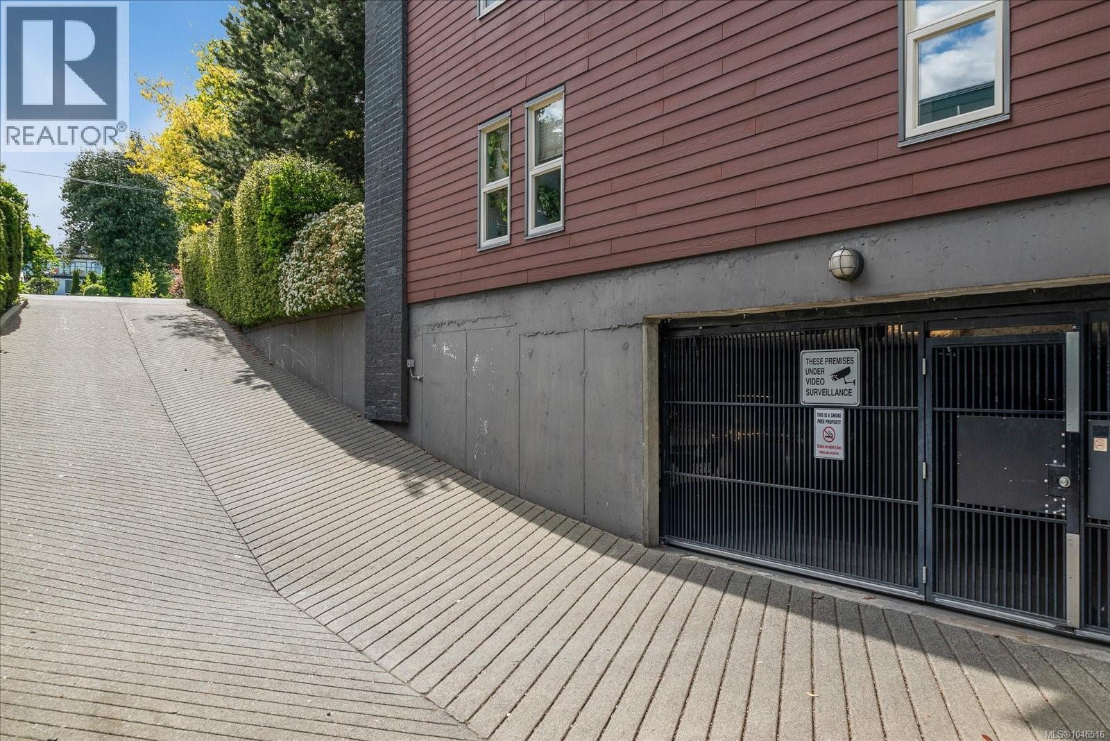 #316 555 Franklyn St - 35