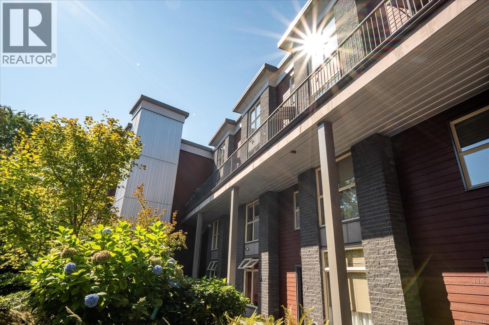 #316 555 Franklyn St - 4