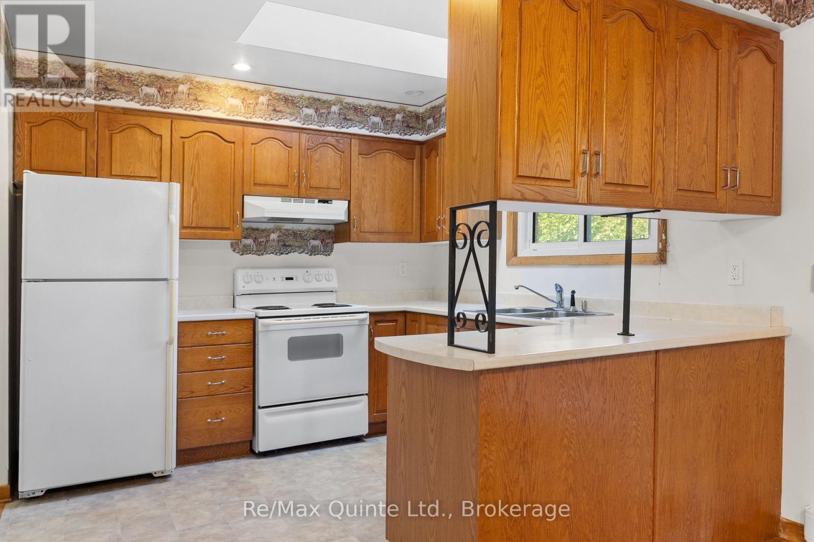 675 PALACE ROAD - 18