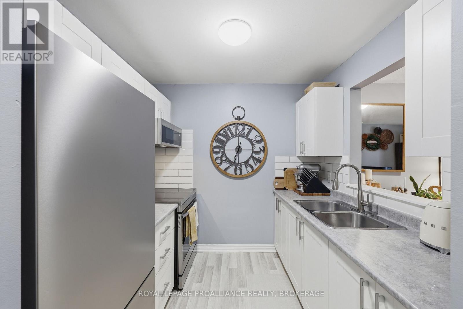 #201 580 ARMSTRONG ROAD - 21