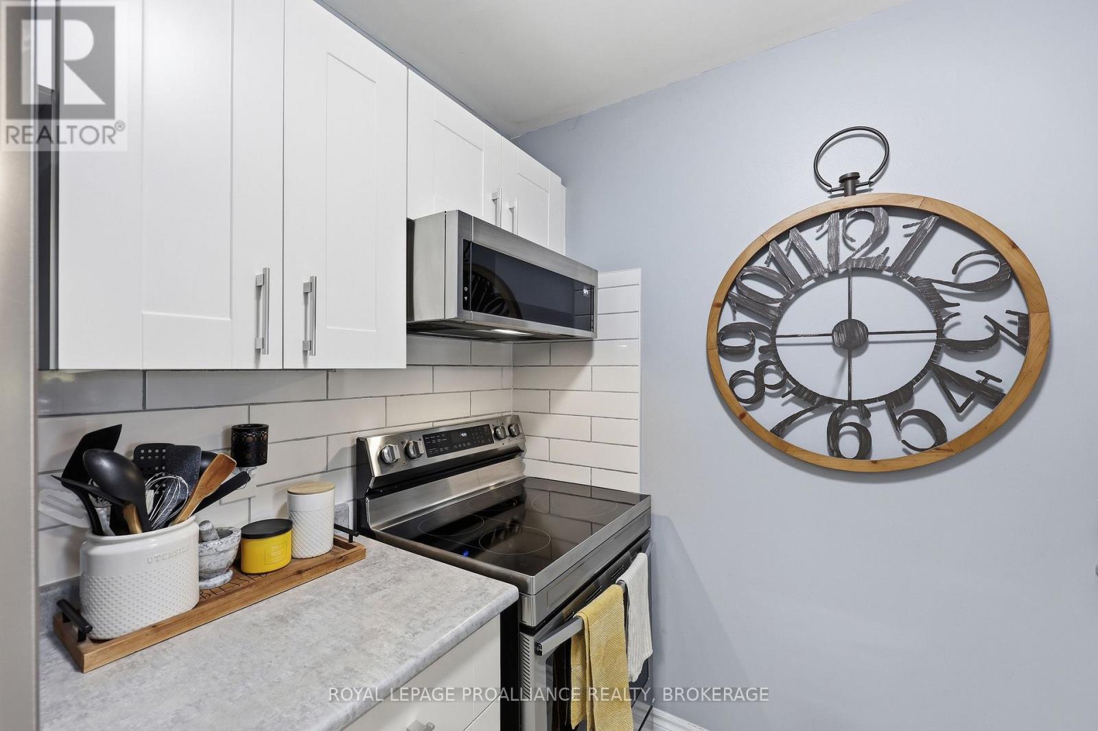 #201 580 ARMSTRONG ROAD - 22