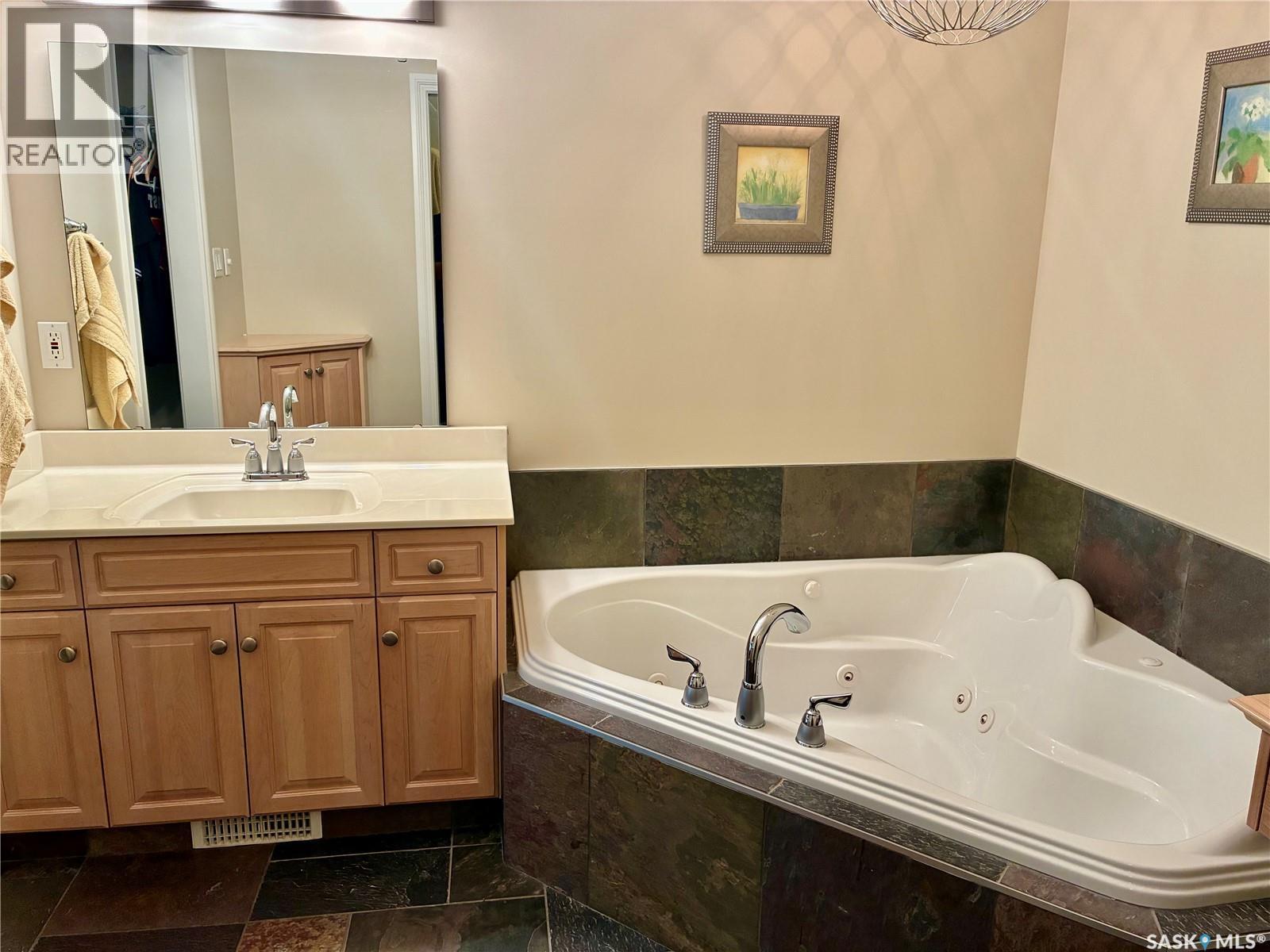 #10170 Wascana ESTATES - Image 21