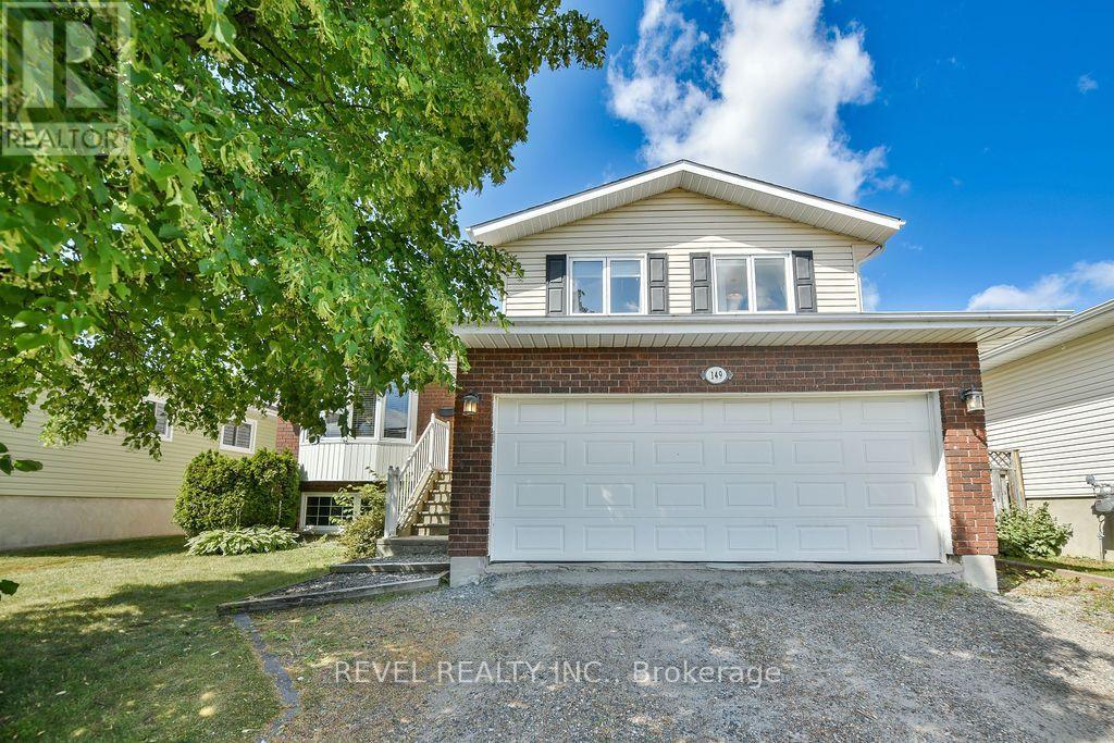 149 GIRDWOOD CRESCENT - 1