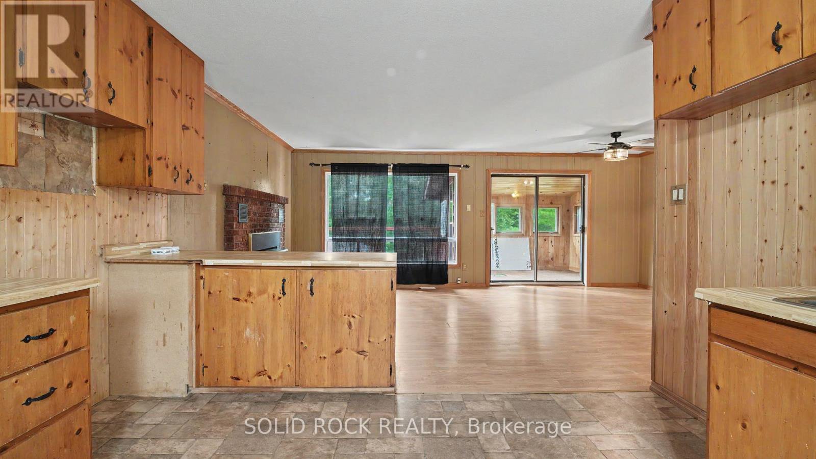 1372 VILLAGE ROAD - 11