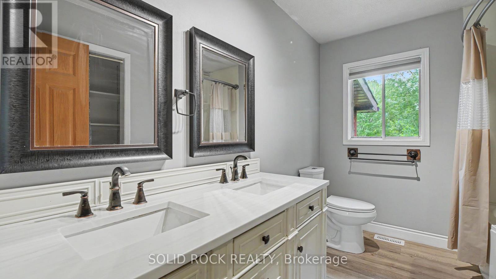 1372 VILLAGE ROAD - 17