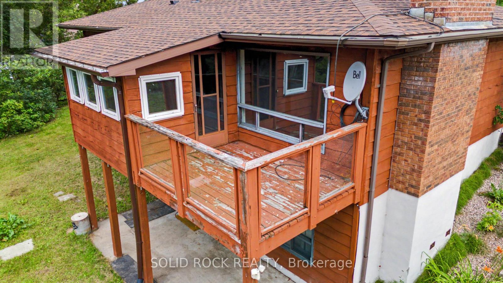 1372 VILLAGE ROAD - 39