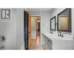 1372 Village Road, East Ferris, ON P0H1B0 Photo 18