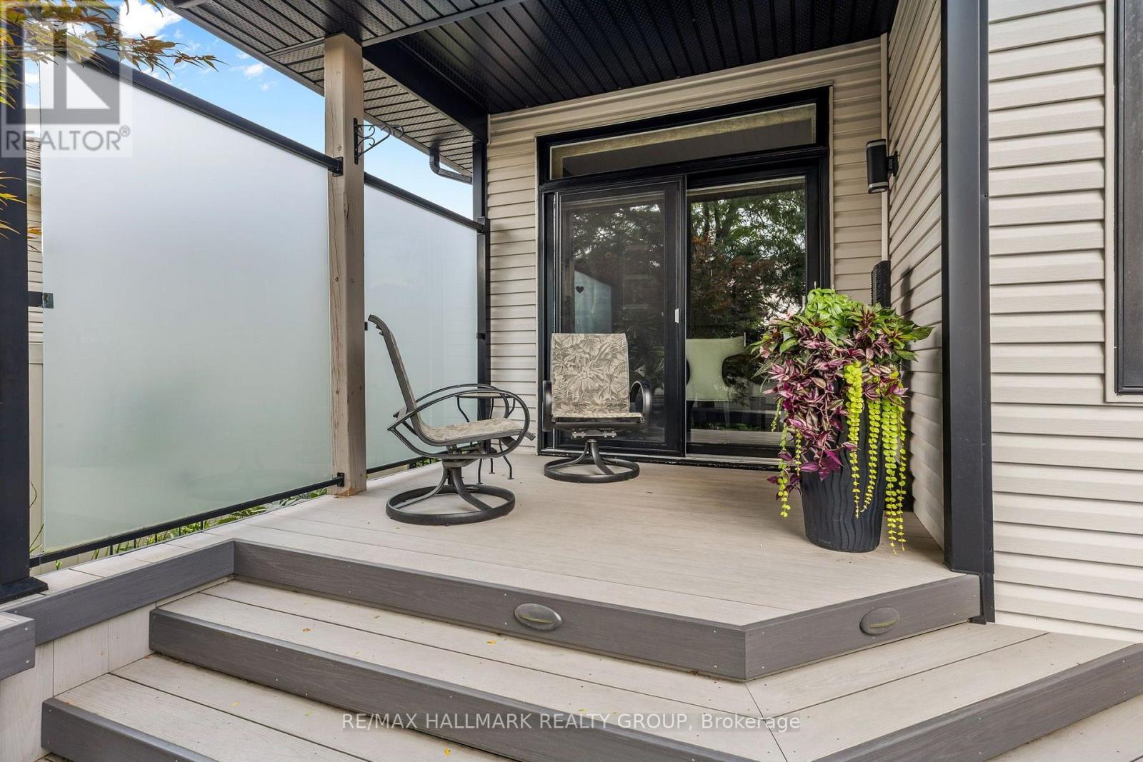 2 Bed, 2 Bath House for Sale in Ottawa – 1832 SPRINGRIDGE DRIVE, Ottawa – MLS# X13666780 - Image 28