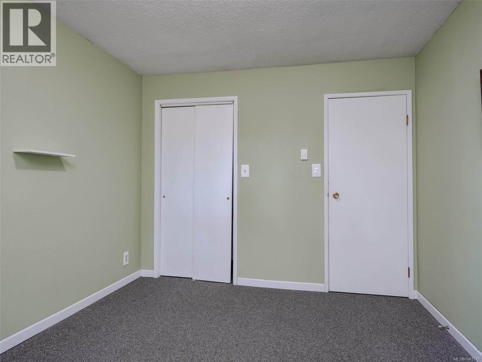 15 1701 McKenzie Avenue, Saanich