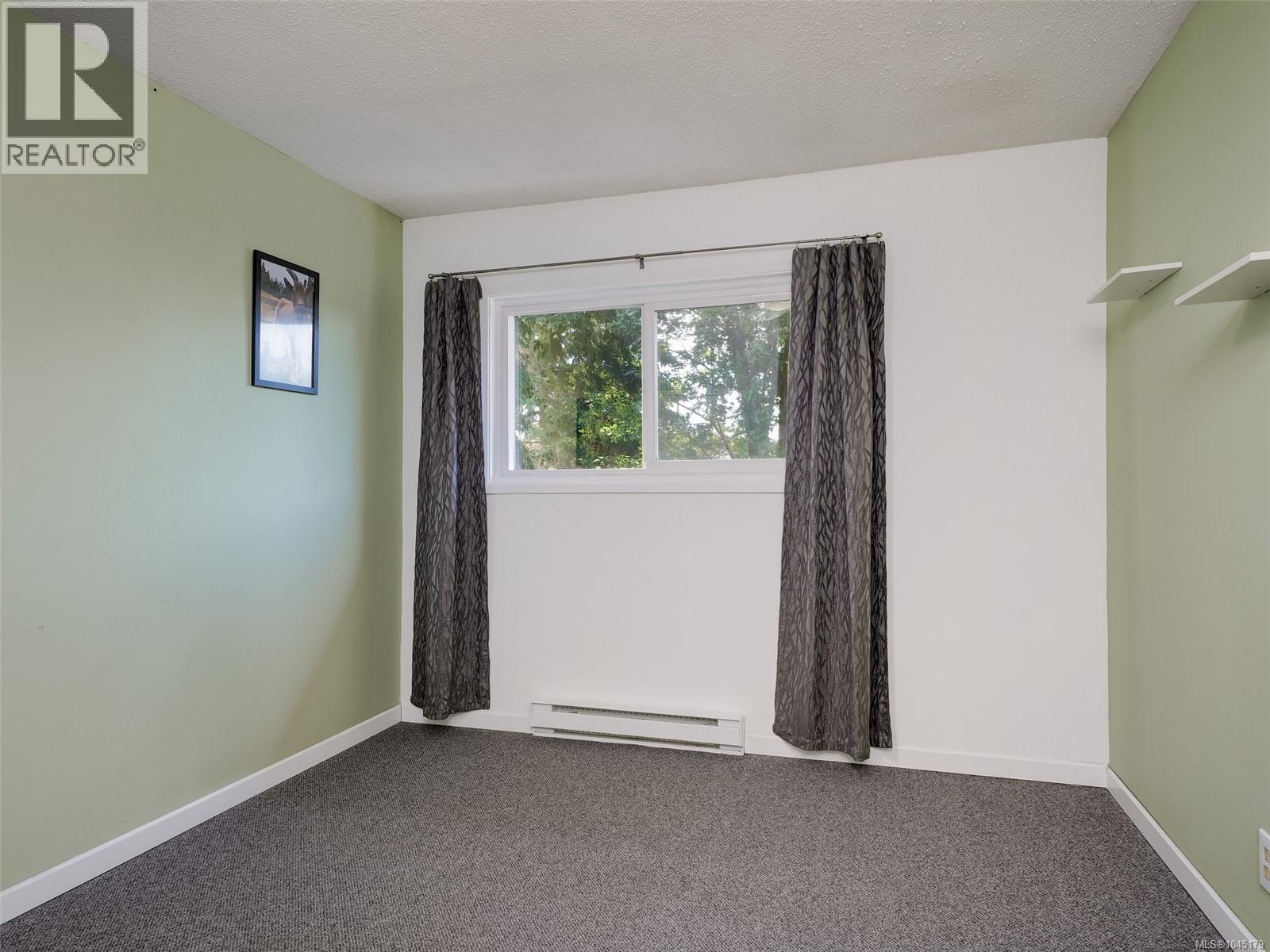 15 1701 McKenzie Avenue, Saanich