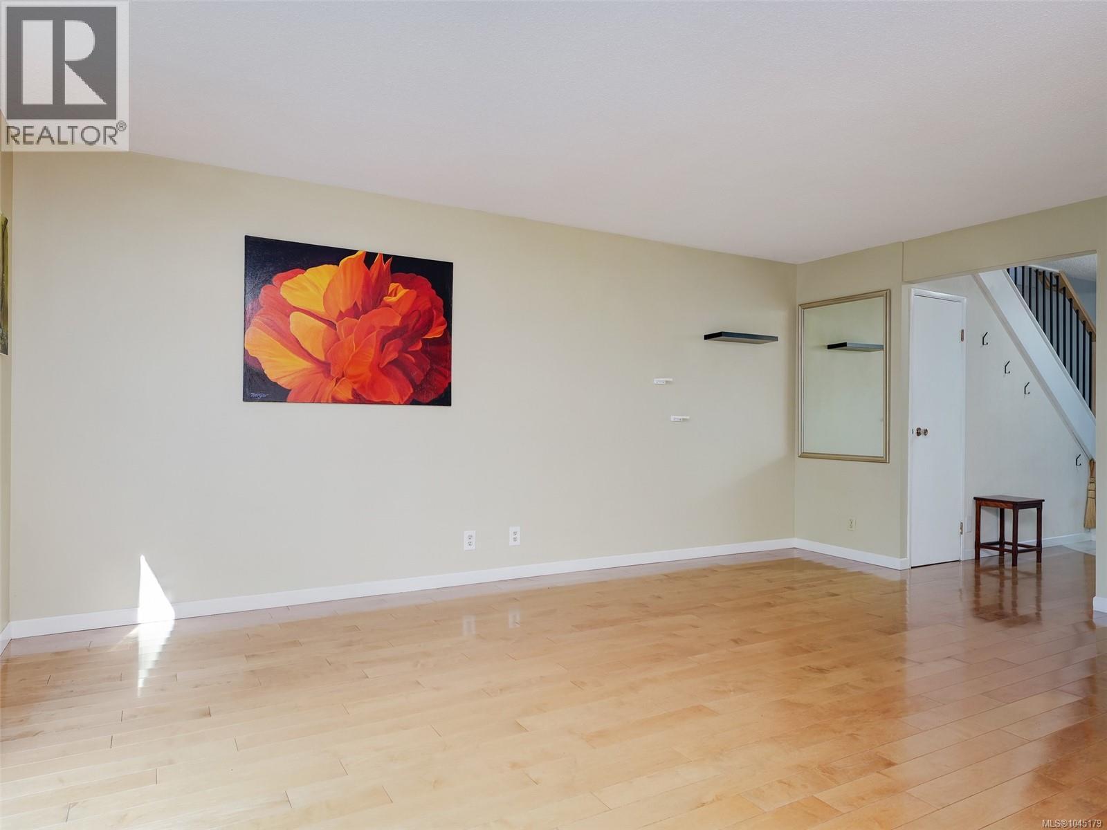 15 1701 McKenzie Avenue, Saanich