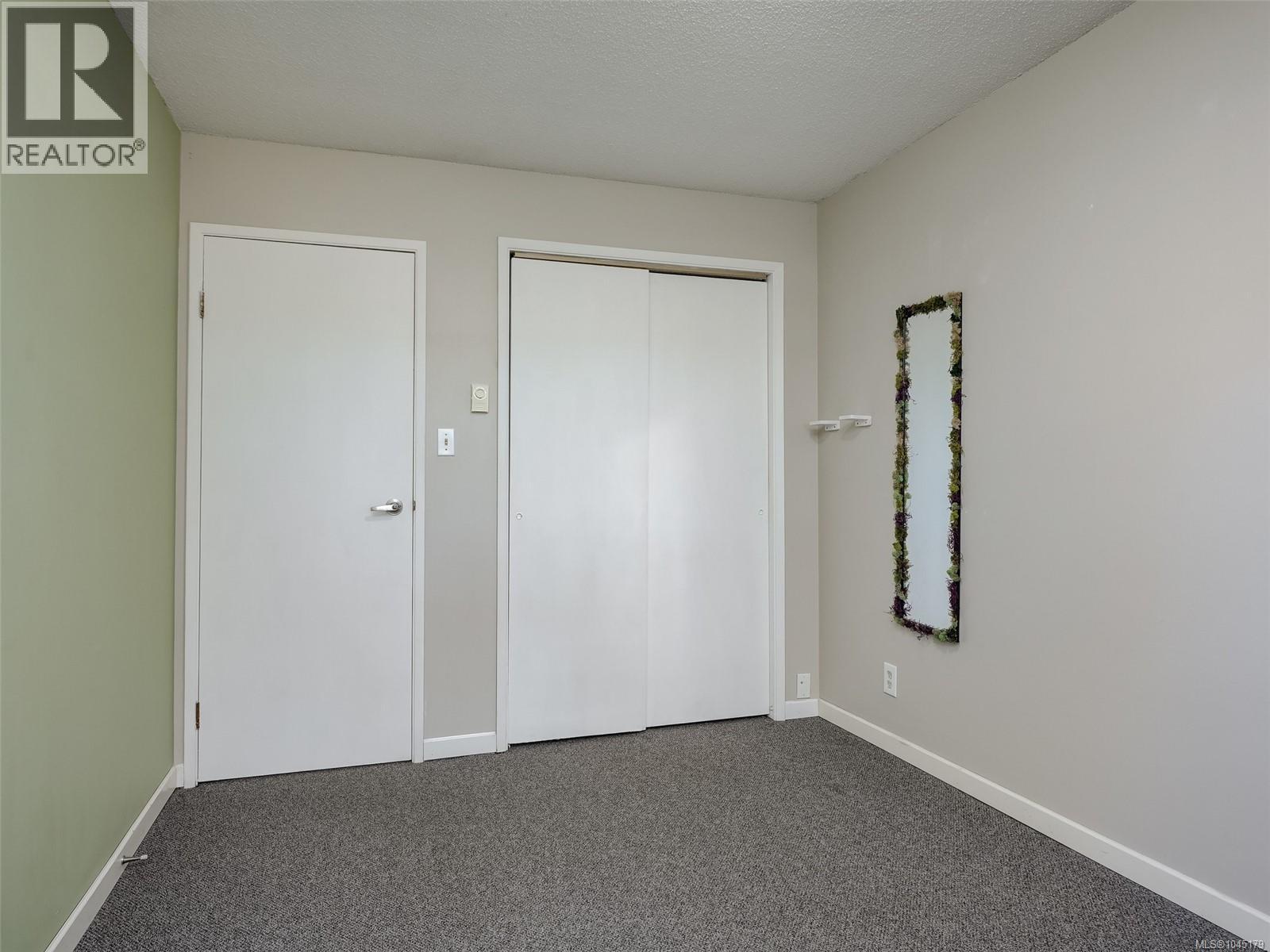 15 1701 McKenzie Avenue, Saanich