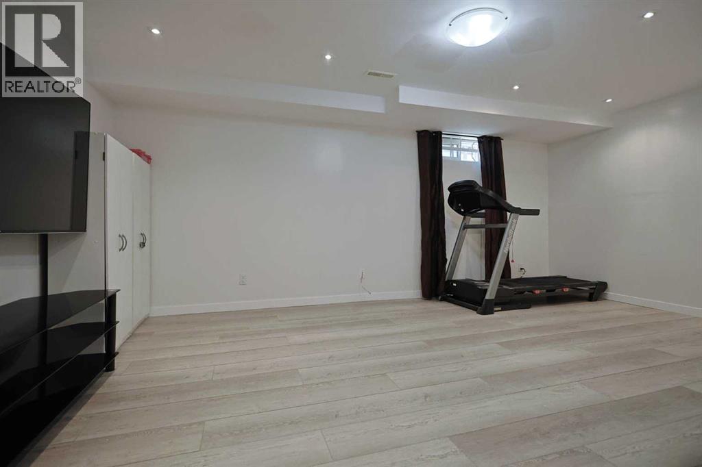 #205 310 Falconridge Crescent NE - Image 25