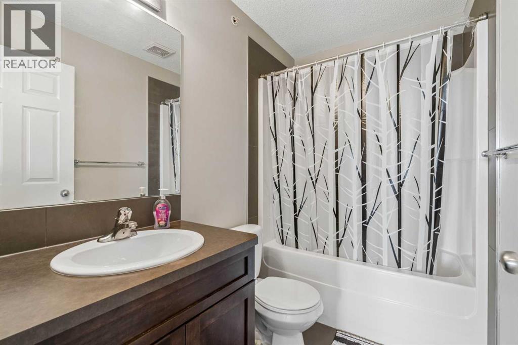 #4410 115 Prestwick Villas SE - 14