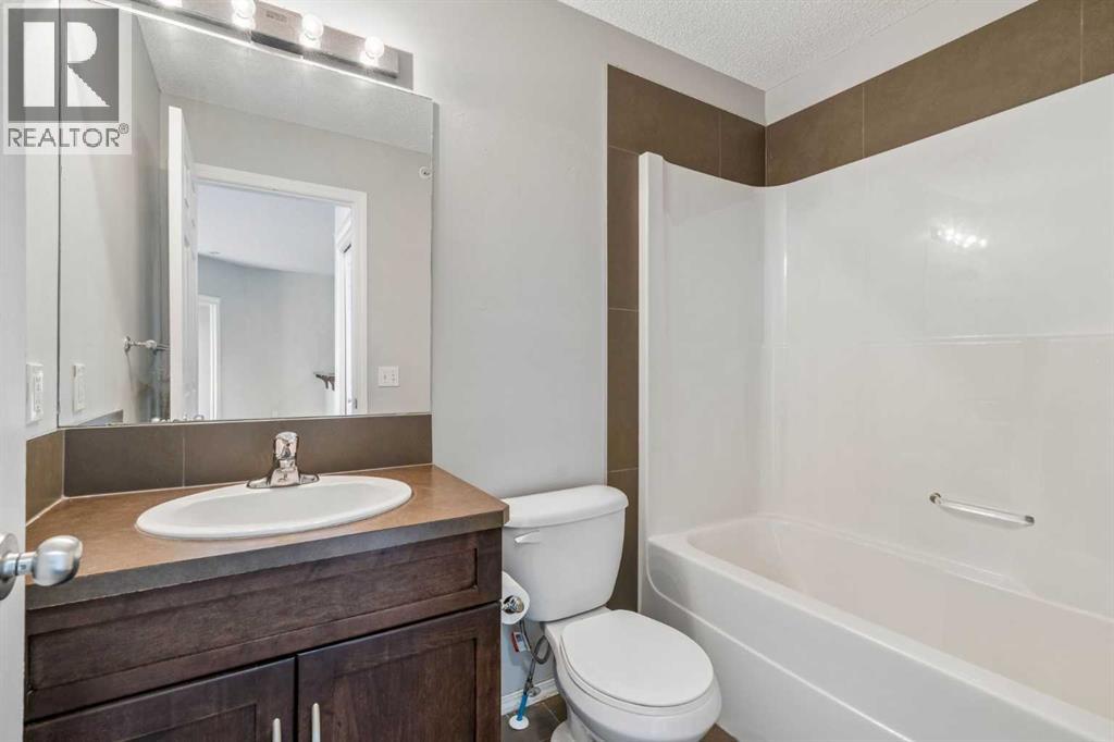 #4410 115 Prestwick Villas SE - 16