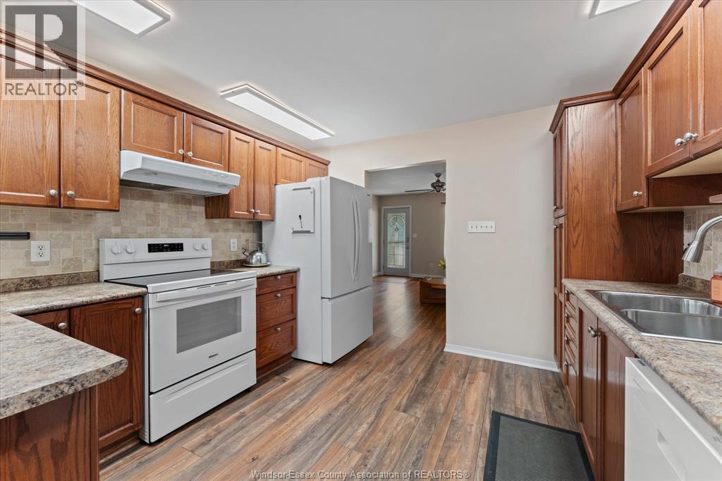 3560 BARRYMORE LANE - 9