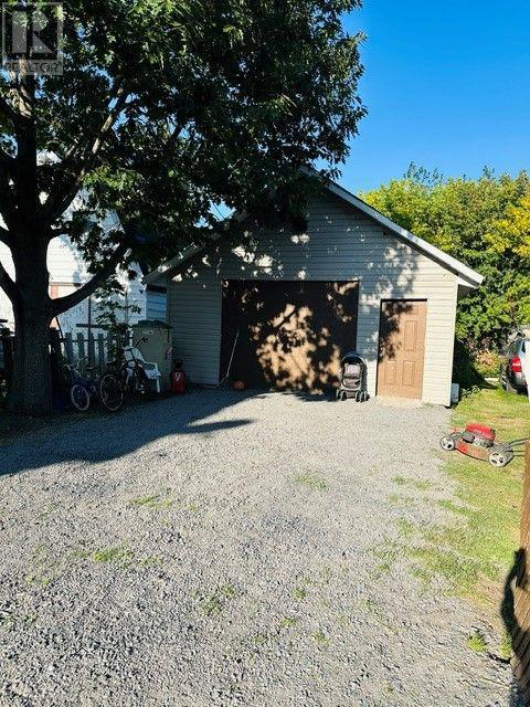 #221-221A 221 ST FELIX STREET - 3