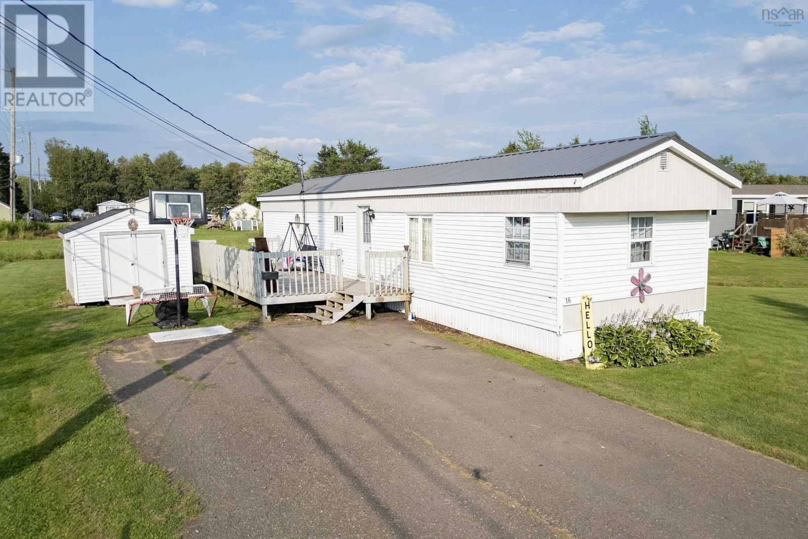 16 Lorne Crescent - 32