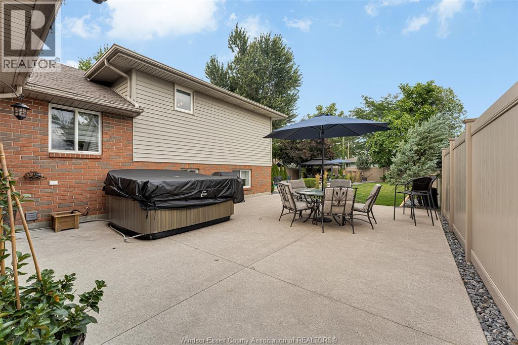 155 LANGTRY STREET - Image 29