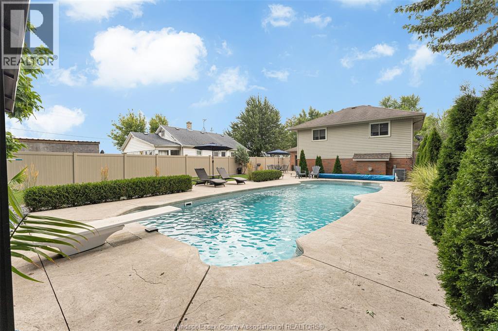 155 LANGTRY STREET - Image 33