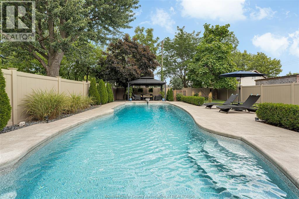 155 LANGTRY STREET - 32
