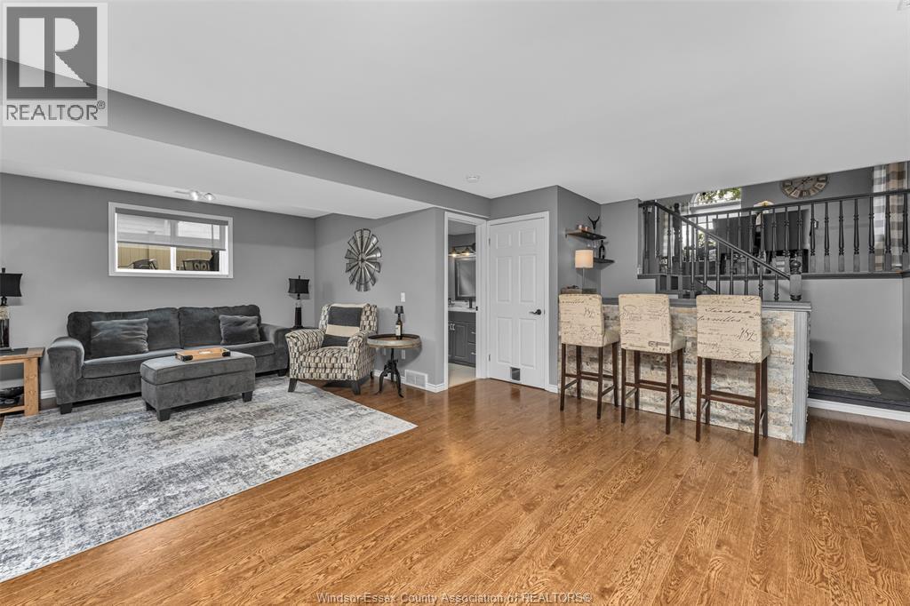 155 LANGTRY STREET - 24