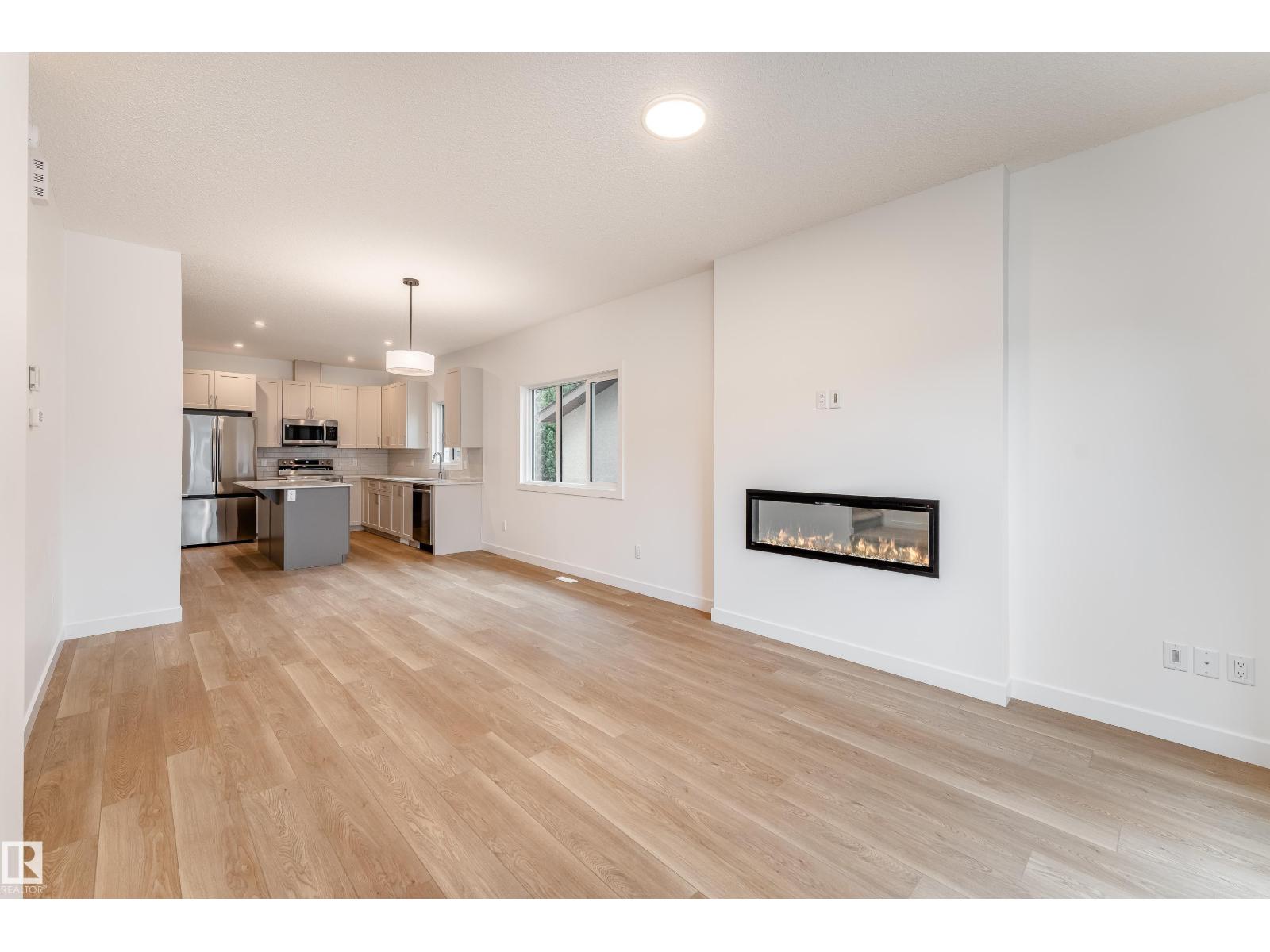 10916 & 10918 154 Street NW, High Park (Edmonton), Edmonton photo 4