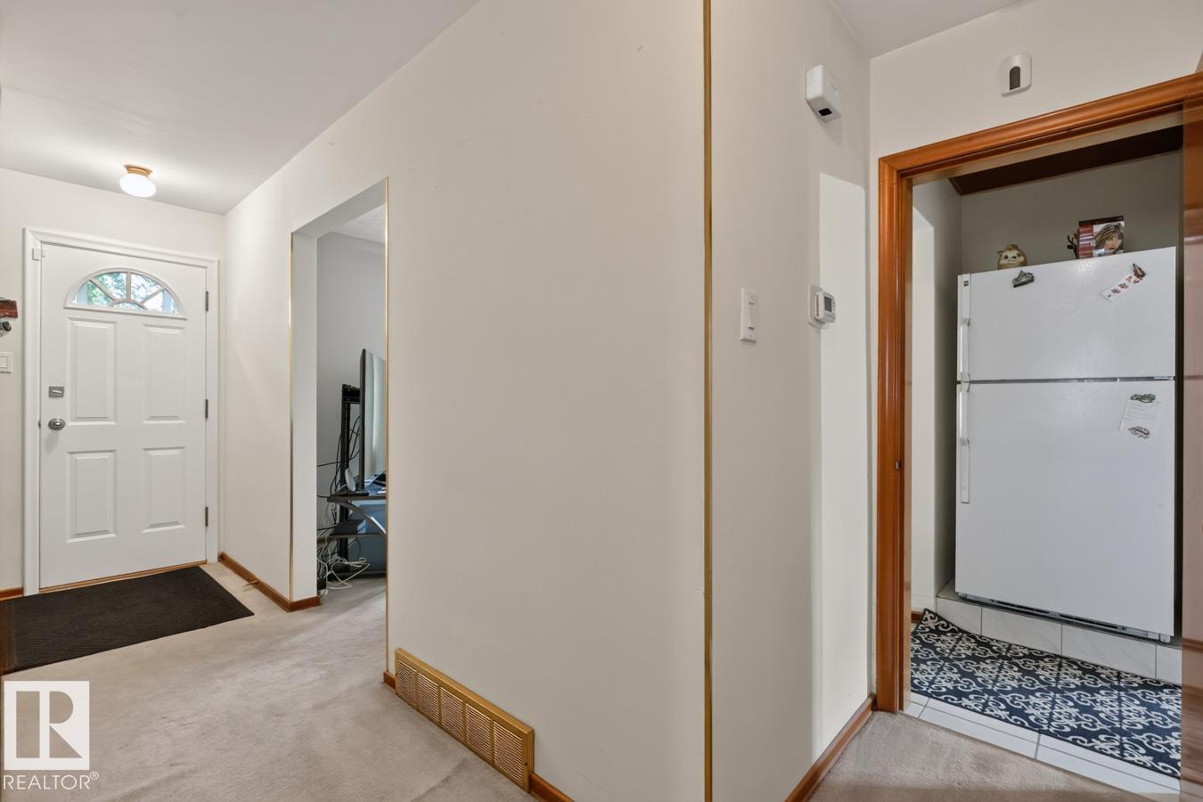 9419 65 AV NW - 11
