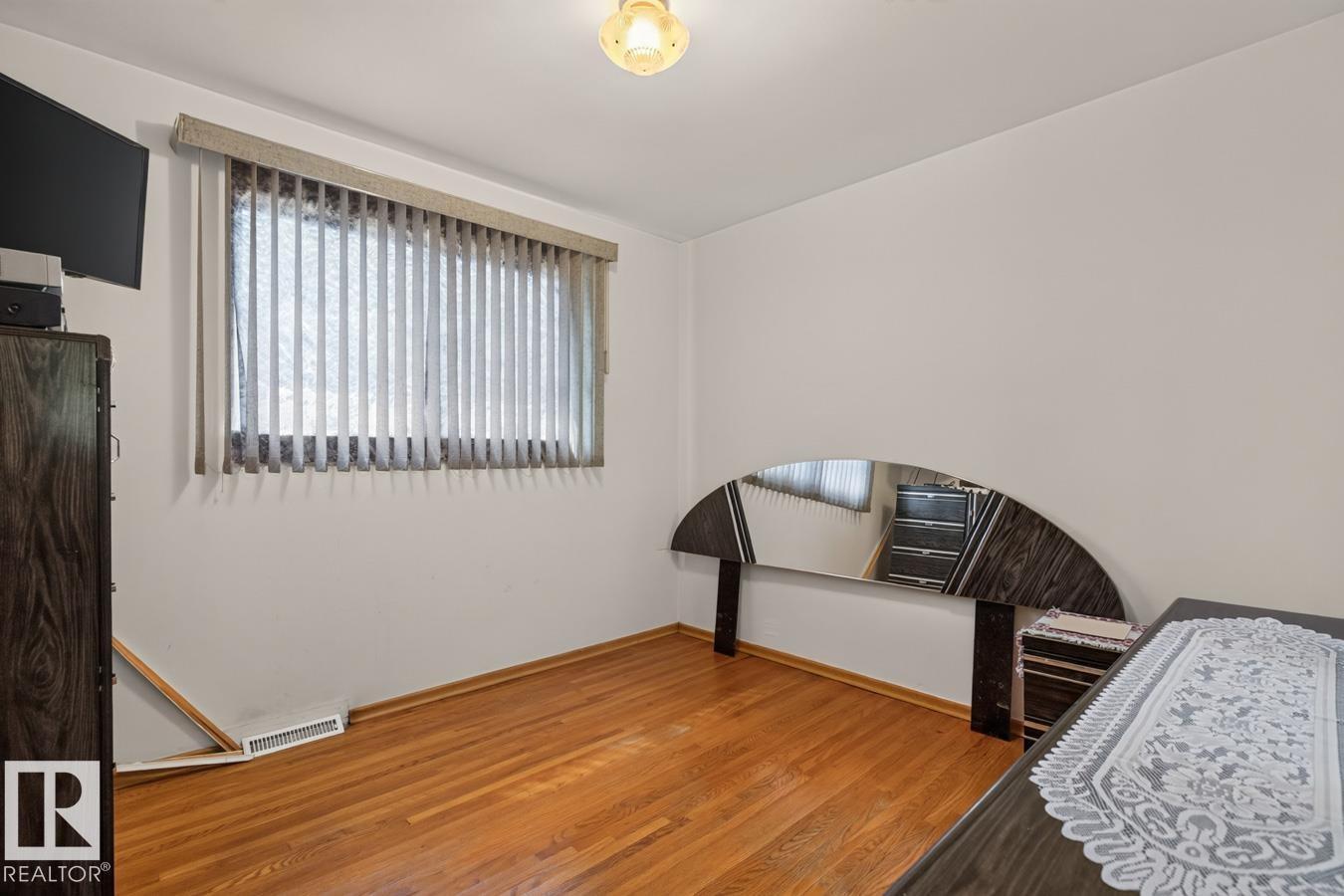 9419 65 AV NW - 14